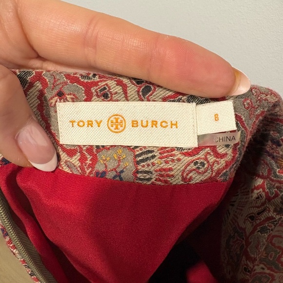 LIKE NEW- TORY BURCH MINI SKIRT - size 8 - Picture 7 of 7